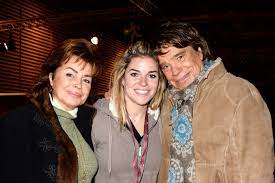 Le 10 septembre 2020, la fille de bernard tapie a. Restaurants Peau Bronzee Bernard Tapie Repere Avec Sa Femme Dominique A Saint Tropez