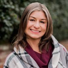 Lisa Trimmer's Instagram, Twitter & Facebook