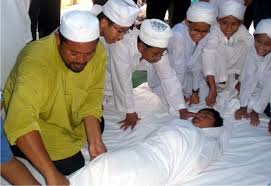 Sesiapa yang meninggal pada malam jumaat atau pada siangnya maka ia akan terselamat dari seksaan kubur. Benarkah Wafat Di Hari Jumat Tergolong Husnul Khatimah Telisik Id