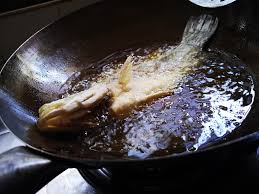 Resep dan cara memasak goreng ikan lele ala dapur bu haji. Suami Ini Mengajari Cara Menggoreng Ikan Bass Agar Renyah Hingga Istri Bisa Licin Xberita Viral