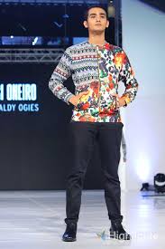 Ini 7 model baju koko terbaru pria mulai dari rp120 ribuan. Ragam Desain Pakaian Pria Yang Unik Di Jogja Fashion Festival 2019 Highlight Id
