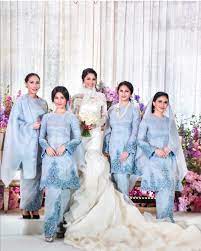 Anzalna nasir berkahwin dengan suaminya hanif zaki pada tahun 2016 dan menerima kehadiran putera sulung, mohamad. Kecantikan Adik Beradik Anzalna Nasir Curi Tumpuan Ramai Di Majlis Perkahwinan