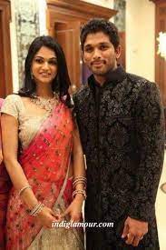 Jun 30, 2021 · the two first tied the knot in an impromptu wild la chapel wedding on may 1, 2019. Happy Wedding Anniversary To Allu Arjun And Sneha Garu Glittery Outfits Indian Celebrities Couple Outfits