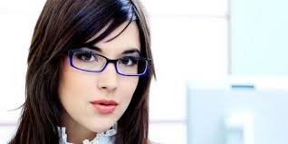 Sejarah Penting Dibalik Penemuan Kacamata