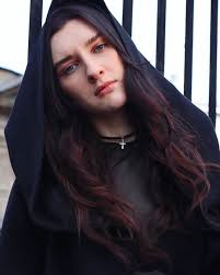 Alexandra Higgins is a full-time artist who creates beautiful paintings  inspired by her love of gardening. Visit her Mayfield, NY studio