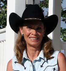 Meredith Hodges's Instagram, Twitter & Facebook