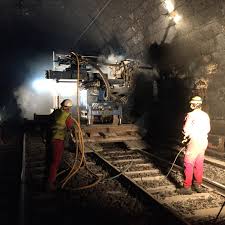 Jun 07, 2021 · für die kinder, familien und spielbegeisterten gibt es einen kinderspielplatz, bocciabahn, badminton, einen beachvolleyballplatz, tischtennis und tischfußball. Strabag Se Strabag Macht Karawanken Eisenbahntunnel Fit Fur Weitere 30 Jahre