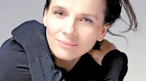 Juliette binoche's films also bear the distinction of their belongingness to different locales and to pick the best out of the best movies of juliette binoche's close to 70 appearances is easier said than. Juliette Binoche On The Seduction Of Acting Aging Gracefully And The Appeal Of Kristen Stewart