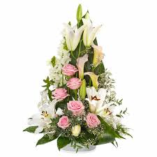 Les fleurs évoluent au grès des différentes saisons. Composition De Fleurs Roses Et Blanches