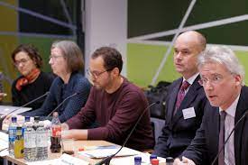 Under tisdagseftermiddagen håller statsminister magdalena andersson i en pressträff tillsammans med folkhälsomyndigheten. Rechtssystem In Der Turkei Am Tag Des Bedrohten Anwalts Anwaltsblatt