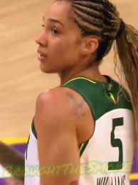 Gabby Williams Shines with Defensive Skills