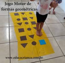 A partir de 3 anos. Jogo Das Formas Geometricas Matematica E Motricidade Educa Crianca
