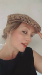 Soundbites in Headingley tonight. One of my most enjoyable headlines so  far. I always think no one knows who the heck I am in north Leeds! Thank  you so much to everyone