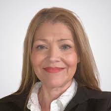 Mandy Clements's Instagram, Twitter & Facebook