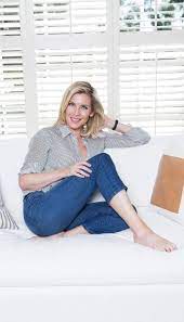 June diane raphael age, height, net worth, wiki, and bio: This Entrepreneur Stars In A Hit Network Series But Her Favorite Role Is Helping Mothers Have It All June Diane Raphael Fashion Boutique Barefoot Girls