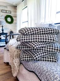 Set aside the hardware in a safe place. How To Easily Reupholster Dining Seat Cushions Diy Beautify Creating Beauty At Home