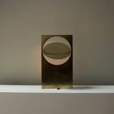 Stenger ned bergen i kveldnyheter (ba.no). Manu Bano Launches Raw Metal Obj 01 Lamp As First Solo Project