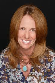 Lisa Wilhelm's Instagram, Twitter & Facebook