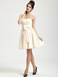 Optez par exemple pour du rose. Robe Courte Champagne Demoiselle D Honneur Milanoo Com