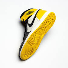 Detailed Looks At The Yellow Toe Air Jordan 1 House Of Heat Sneaker Fiends Since 2015 Air Jordans Womens Basketball Shoes Nike Fashion Shoes