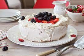 Crisp delicate meringue on the outside and marshmallow on the inside. How To Make Perfect Pavlova And Meringues Recipes For Food Lovers Including Cooking Tips At Foodlovers Co Nz