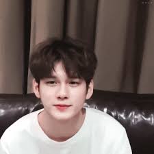 Cowok ganteng pamer otot dan body keringat di tempat gym. Pin Di 101 Wanna One Jbj Mxm Nu Est Samuel Sewoon Etc