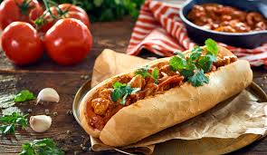 Les plus courantes mettent en œuvre du poulet, des épices, des tomates et une sauce. Sandwich Au Poulet Tikka Masala Pataks