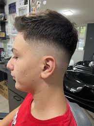 Programeaza-te online la Daniela Trusca, Daniela Barber Shop