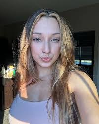 Laci Tucker's Instagram, Twitter & Facebook