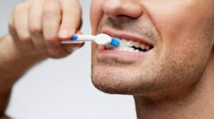 Resultado de imagem para escovar os dentes