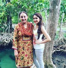 Naseem, then named roshan ara begum, studied at queen mary's high school, delhi; Dilip Kumar S Granddaughter And The Daughter Of Salman S Ex Will Soon Debut Breaking News Of Malaysia
