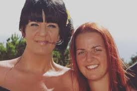 Fundraiser for Danielle Rooney by Hannah Steadman : Give Danielle's mum a  beautiful send off