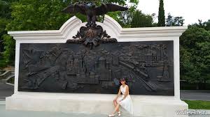 На открытии памятника императору в гатчинском дворце президент напомнил о важности патриотического воспитания молодежи. Pamyatnik Aleksandru Iii Livadiya Foto Opisanie Koordinaty