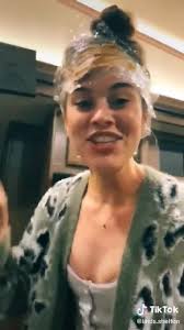 Pet owner's genius peanut butter hack