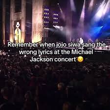 Jojo Siwa Singing the Wrong Lyrics at Michael Jackson Concert
