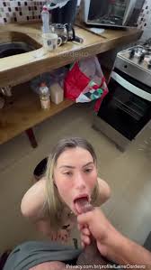 Laine Loirinha fazendo aquele boquete babado até ganhar porra na boca -  Xvideos Putaria