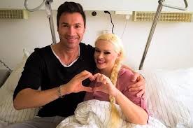 Was hab ich nur für einen lieben mann #dkatzenberger pic.twitter.com/hz3pk4l7zn. Daniela Katzenberger Und Lucas Cordalis Babystress Nach Geburt