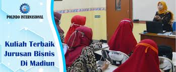 Terdapat 19 fakultas dengan total mahasiswa 33.000, termasuk 2.600 mahasiswa internasional. Kuliah Terbaik Jurusan Bisnis Di Madiun Polindo Internasional