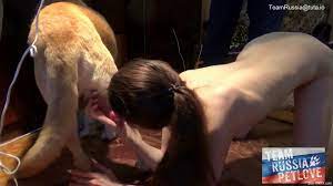 Russian hottie with a ponytail blows a kinky dog