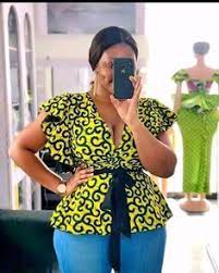 Model robe en pagne model robe pagne africain robe africaine stylée modele de robe africaine couture africaine femme. 250 Idees De Haut En Pagne En 2021 Tenue Africaine Mode Africaine Mode Africaine Robe
