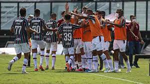 Fluminense e cuiabá se enfrentam neste domingo (6), pela segunda rodada do campeonato brasileiro.o duelo será em são januário, estádio do vasco, por uma escolha do tricolor, devido ao estado do gramado do maracanã. Nzb5vmkwy3tmqm