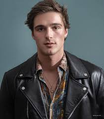 The fashion magazine catches up with australian actor jacob elordi.one of euphoria's breakout stars, elordi connect swith vman for a fashion shoot.chris colls photographs elordi, while nicola formichetti looks after styling for the occasion. Photo Session 014 Mq 00006 Jacob Elordi Fan An Unofficial Jacob Elordi Fansite Jacobs Kissing Booth Noah Flynn