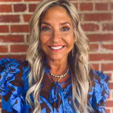 What towing company can tow a small truck from Gilbert to Saluda?