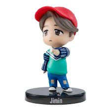 Jimin se ha mantenido por muchos meses en el top del ranking de reputación, de hecho, es la sexta vez consecutiva si contamos el mes de julio, además, ganó el 80% de reacciones positivas en ese mes. Bts Minifigura Jimin Merchandising Fan Tienda De Juguetes Y Videojuegos Jugueteria Online Toysrus