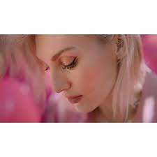 An excerpt from our new work with director @gabyscotts . Here she explores  the process that artist @ellestreetart took to create the stunning hull  artwork for Norwegian Cruise Line’s newest ship, ...