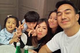 He became well known in the 2012 action film the raid: 5 Potret Cantik Mika Taslim Putri Aktor Joe Taslim Yang Beranjak Remaja Matamata Com