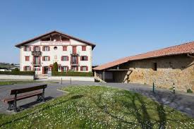Alojamiento ideal para vacaciones familiares, grupos, días de descanso y actividades agropecuarias. A Hotel Com Casa Rural Xabin Etxea Farm Stay Getaria Spain Price Reviews Booking Contact