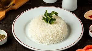 Nasi putih 50 gram, telur balado 50 gram, tumis bunga pepaya 100 gram, kerupuk uyel, dan sambal kemangi, semangka potong. Menakar Porsi Ideal Nasi Putih Sekali Makan Yang Baik Bagi Kesehatan Rs Al Irsyad Surabaya