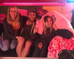 Miley Cyrus Introduces Sister Noah At Iheartradio Awards Her Voice Is Amazing Liam Hemsworth And Miley Miley And Liam Miley Cyrus miley cyrus introduces sister noah at