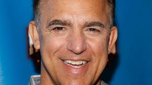 Jay Thomas, actor in 'Cheers,' 'Murphy Brown' and 'Ray Donovan,' dead at 69 
